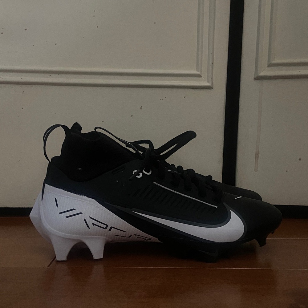 Nike Kids Black and White Cleats
